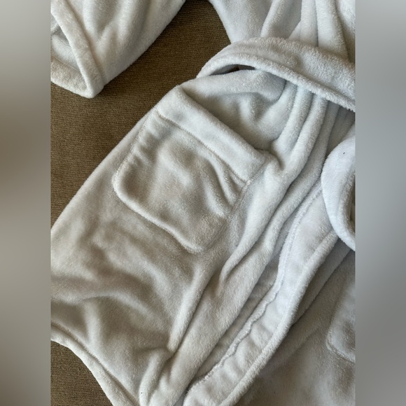 Soft White Fleece Robe - Picture 3 of 3